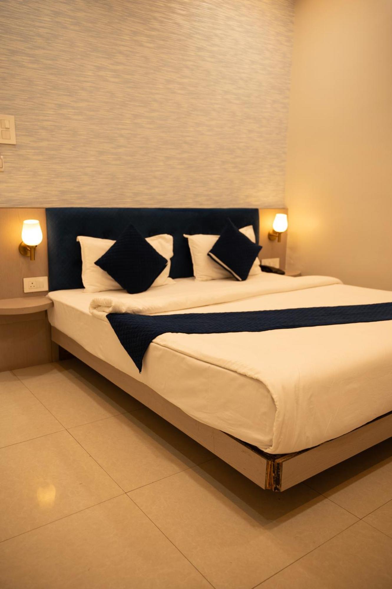 Hotel Manaal Akolia Esterno foto